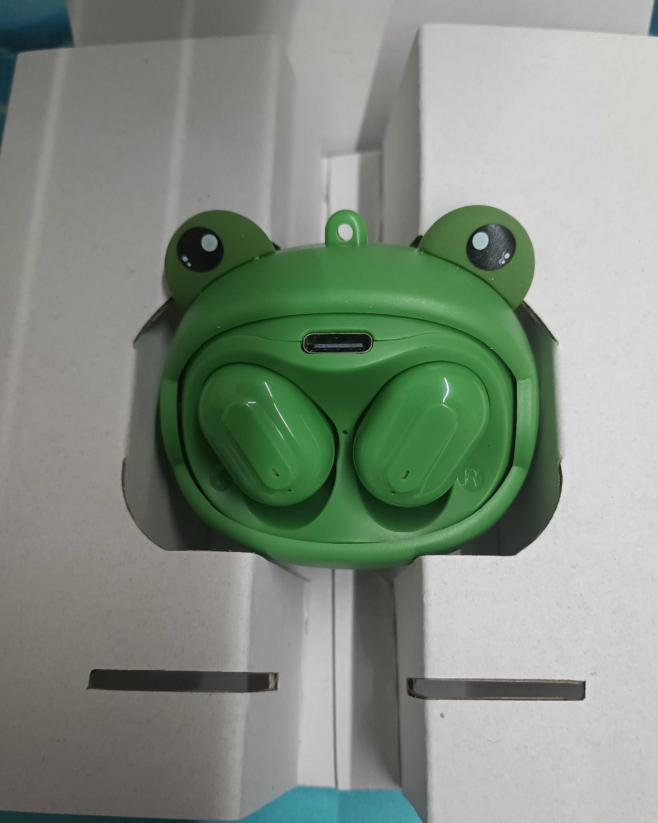 GEMS Frog True Wireless Earbuds Face Changing Case w/ USB-C Charging Cable