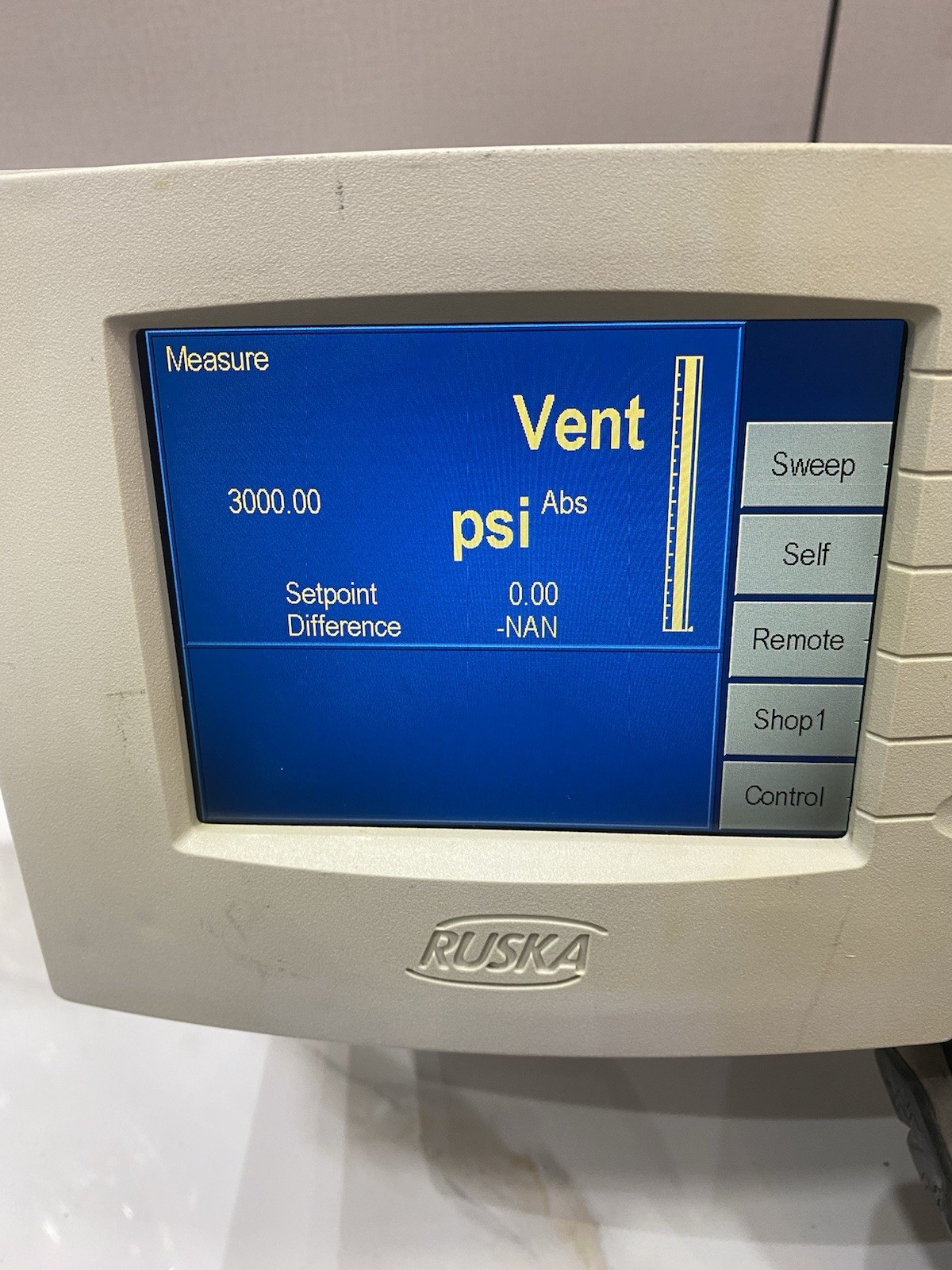 FLUKE / RUSKA 7250 , 3000 Psi Abs PRESSURE CONTROLLER & CALIBRATOR