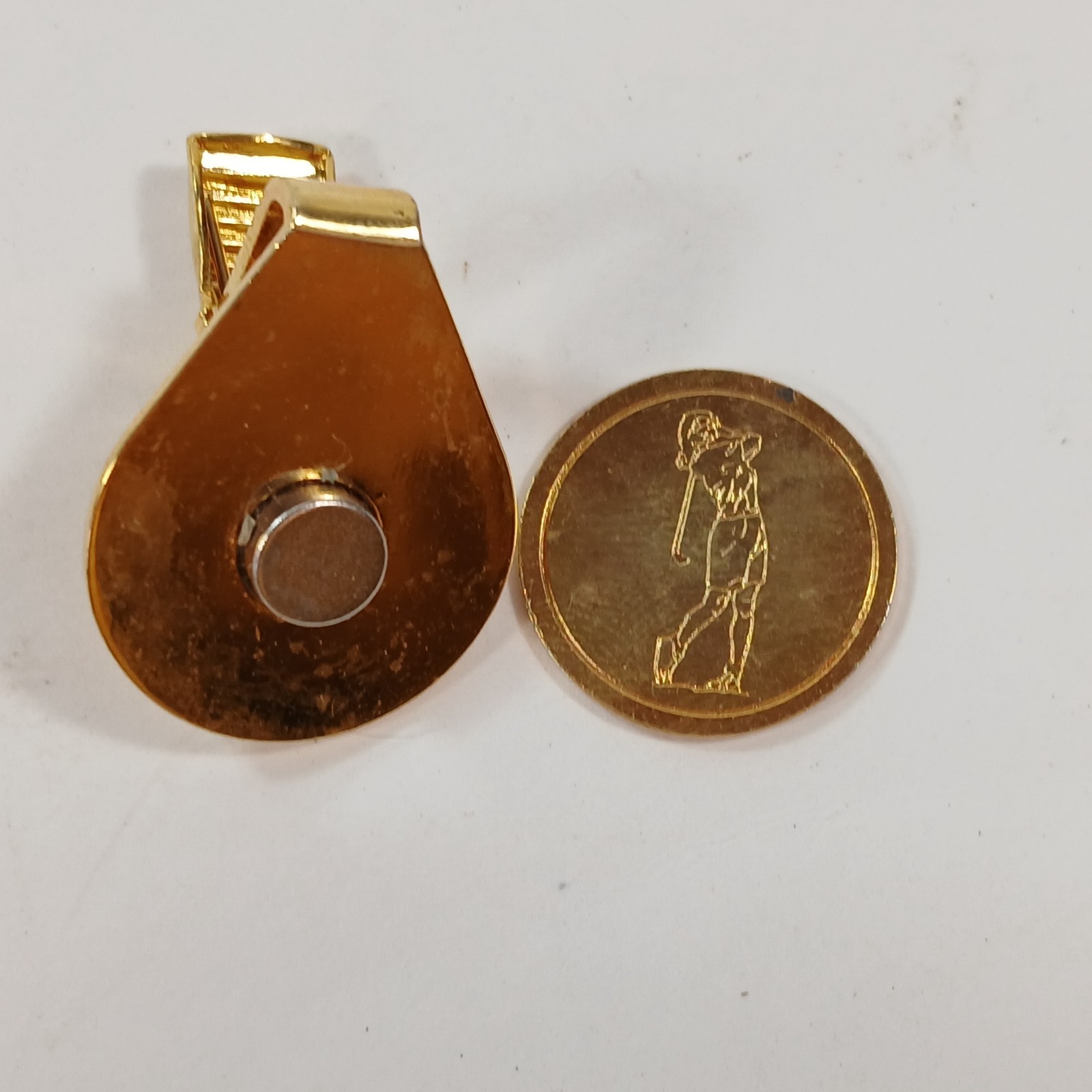 Golf Hat Clip with Magnetic Ball Marker Ladies Womens Gold Tone
