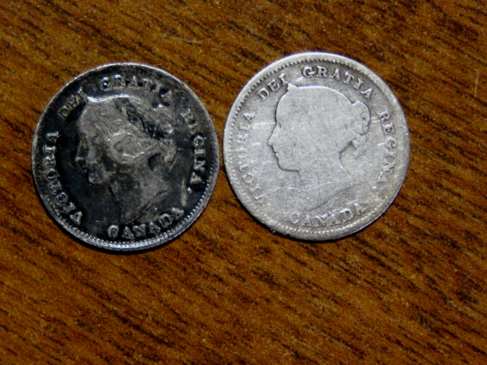 Canada Genuine Two Different 5 Cent Silver Coins #30 R2