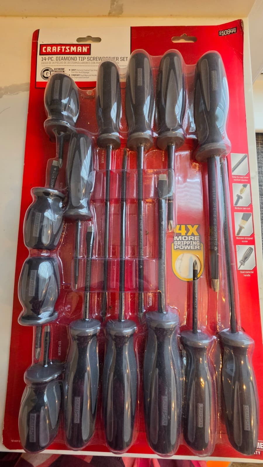 BRAND NEW Craftsman Extreme Grip 14-piece Diamond Tip Screwdriver Set