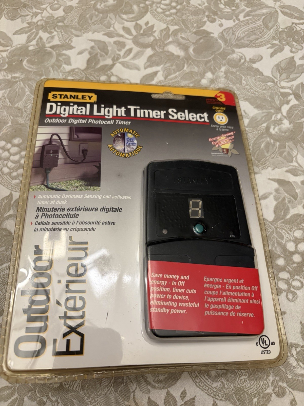 Stanley Outdoor Digital Photocell Light Timer, Grounded Outlet, 125V 1250W 51217