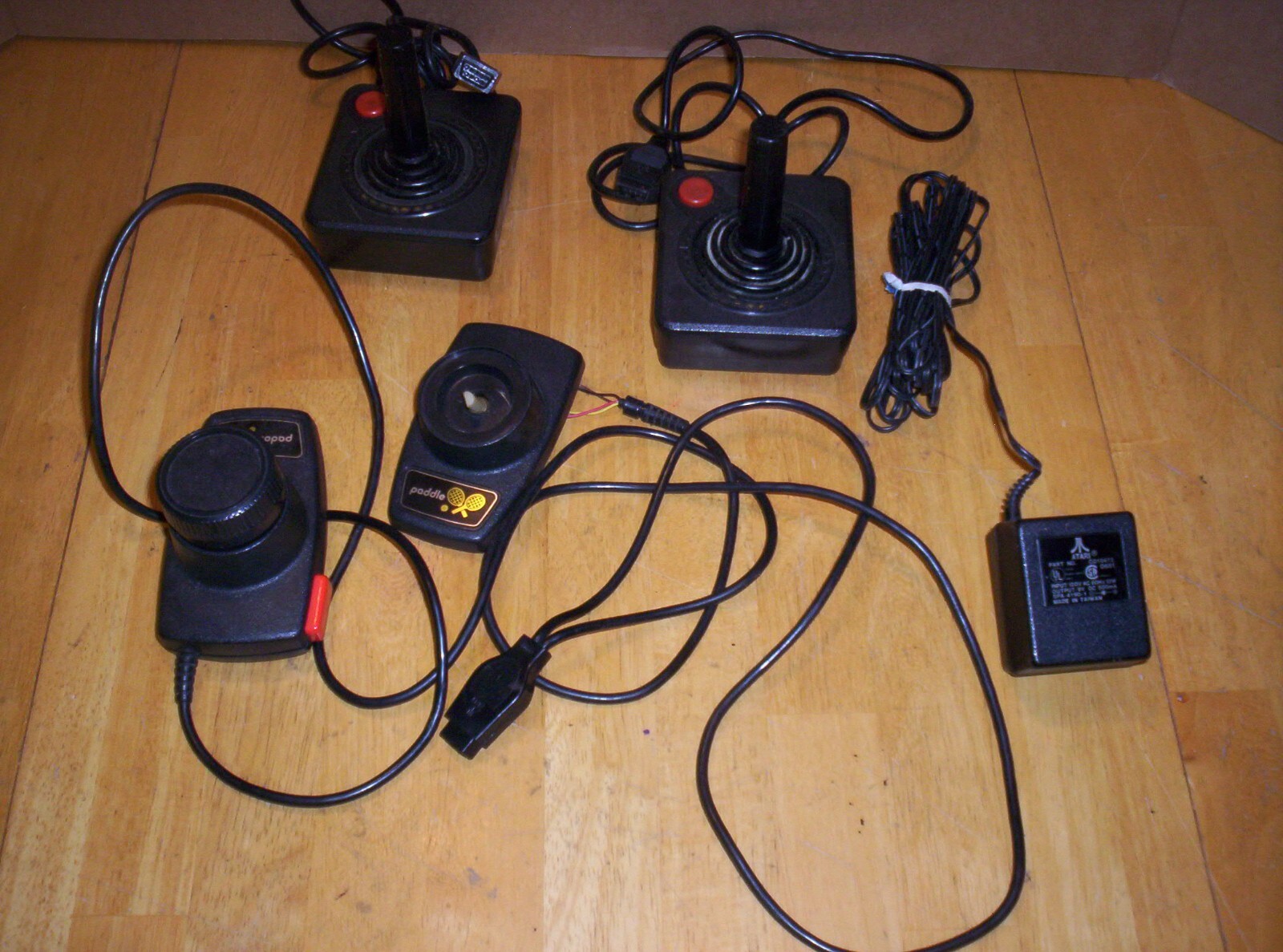 Atari & Pong Vintage Paddles Controllers - One Pong Controller Broken