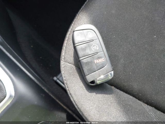 RENEGADE  2019 Glove Box 5013820