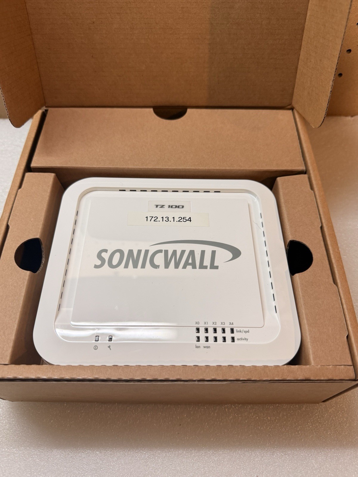 Sonicwall 01-SSC-8739 TZ 100 TotalSecure Network Security Appliance