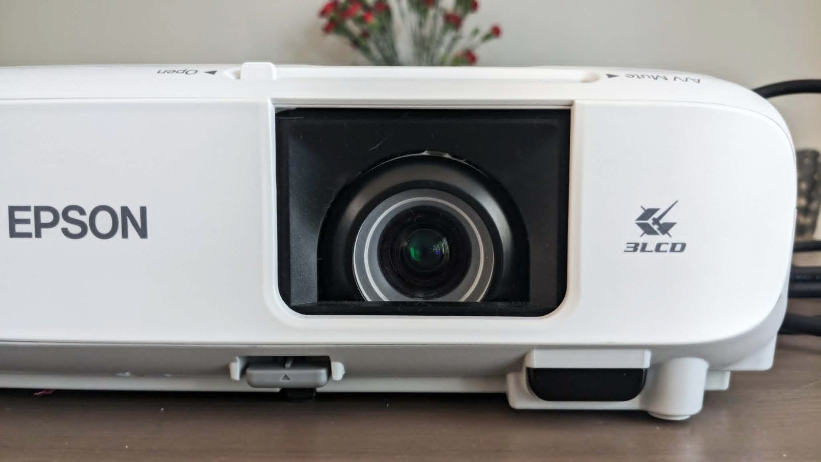 Epson PowerLite 108 Projector 3700 Lumens (H860A)