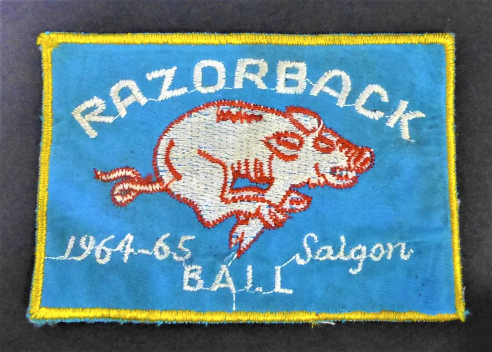 VIETNAM WAR PATCH - RARE RAZORBACK BALL 1964-65 SAIGON ASSAULT HELICOPTER PATCH