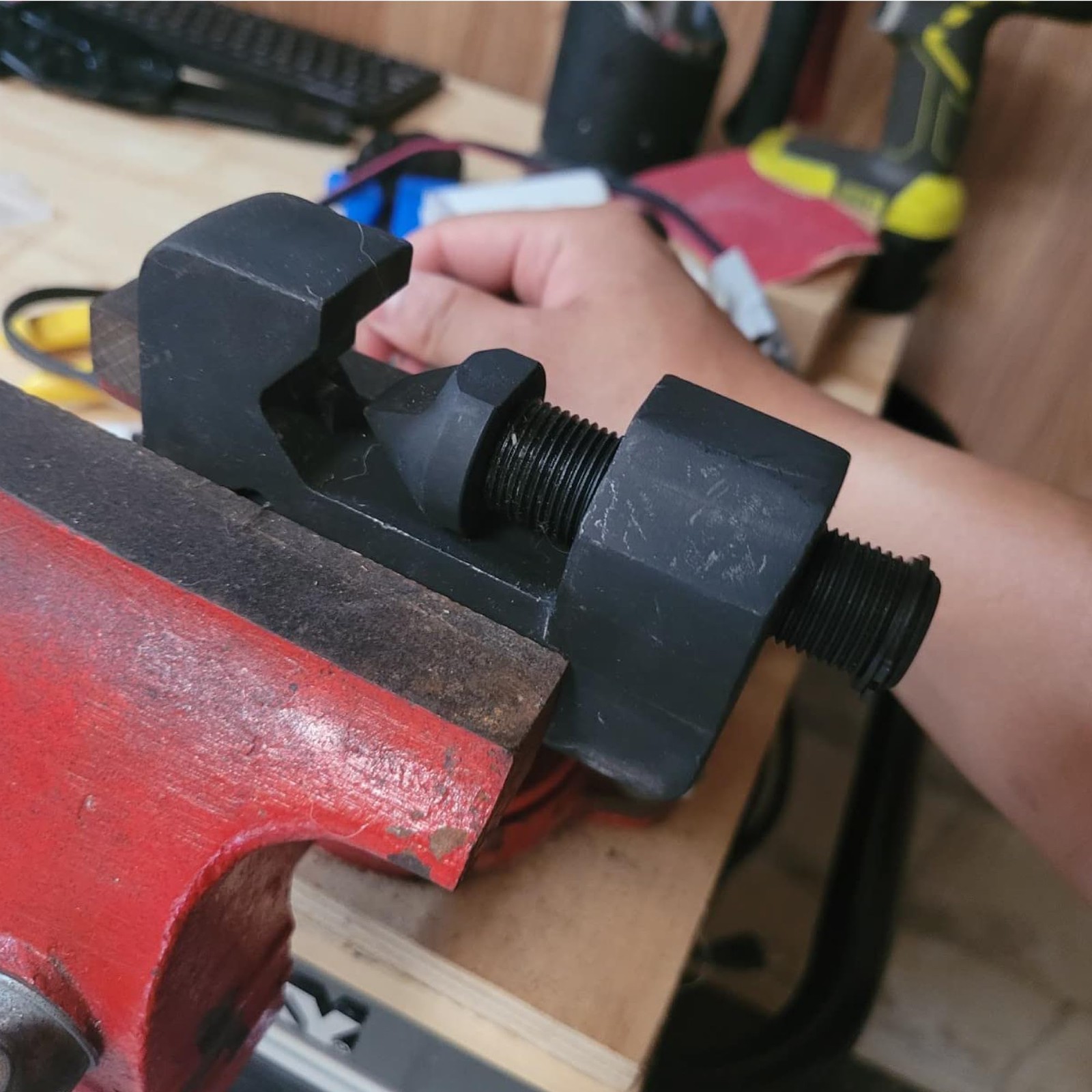 EZRED B7946 3-Point Mini Wire Cable Crimper