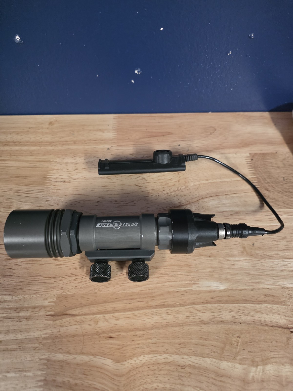 SureFire M951 Mounted Rifle Light Pressure Switch Working Needs New Batteries