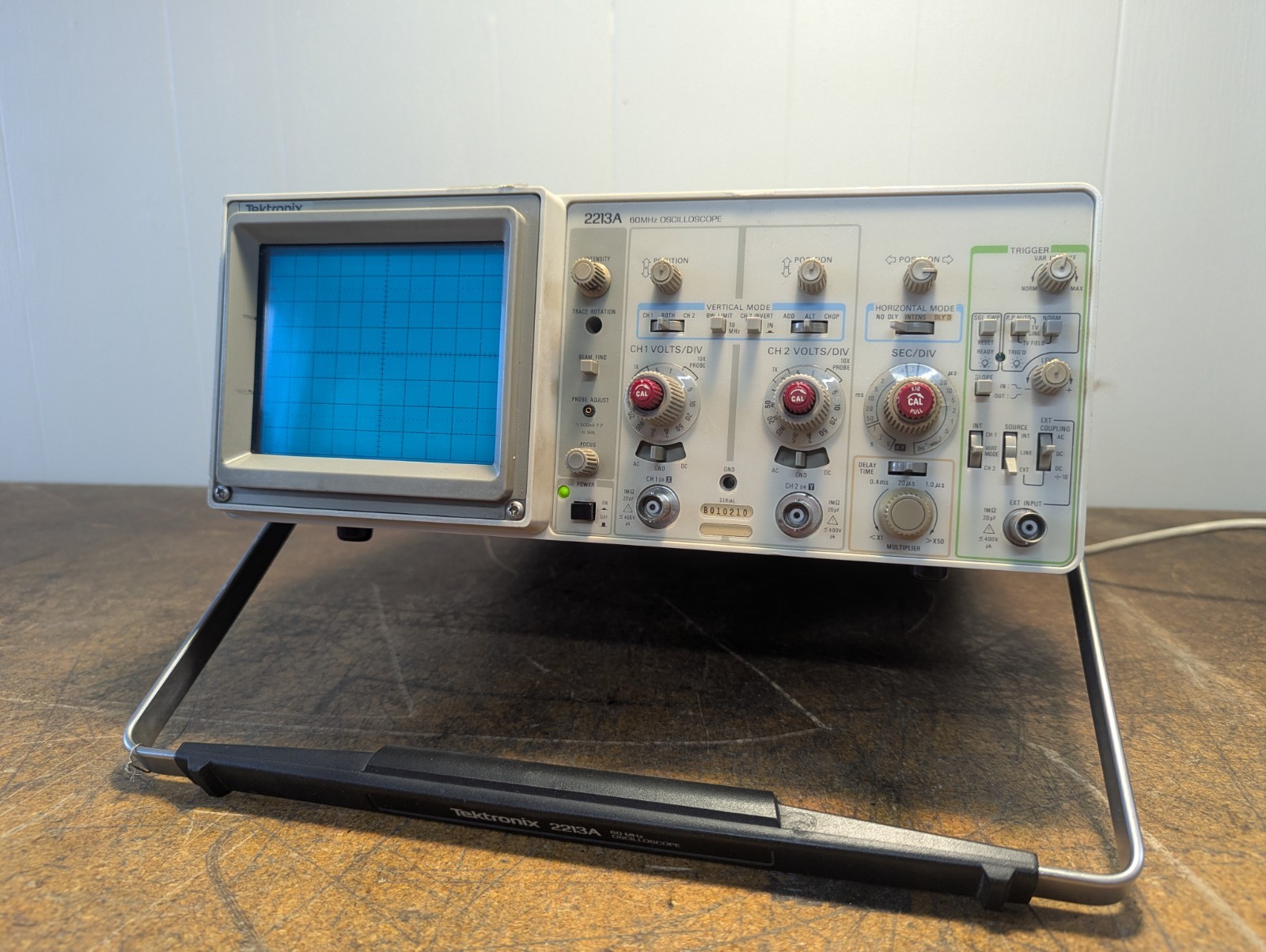Tektronix 2213A Oscilloscope, No Trace Without Beam Find. Parts/Repair only