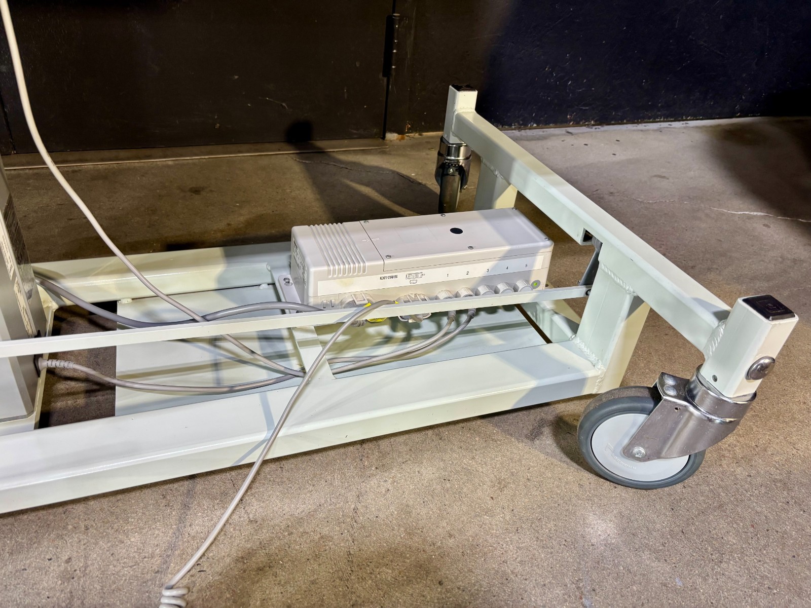 Medical Positioning Inc echo table model 1122