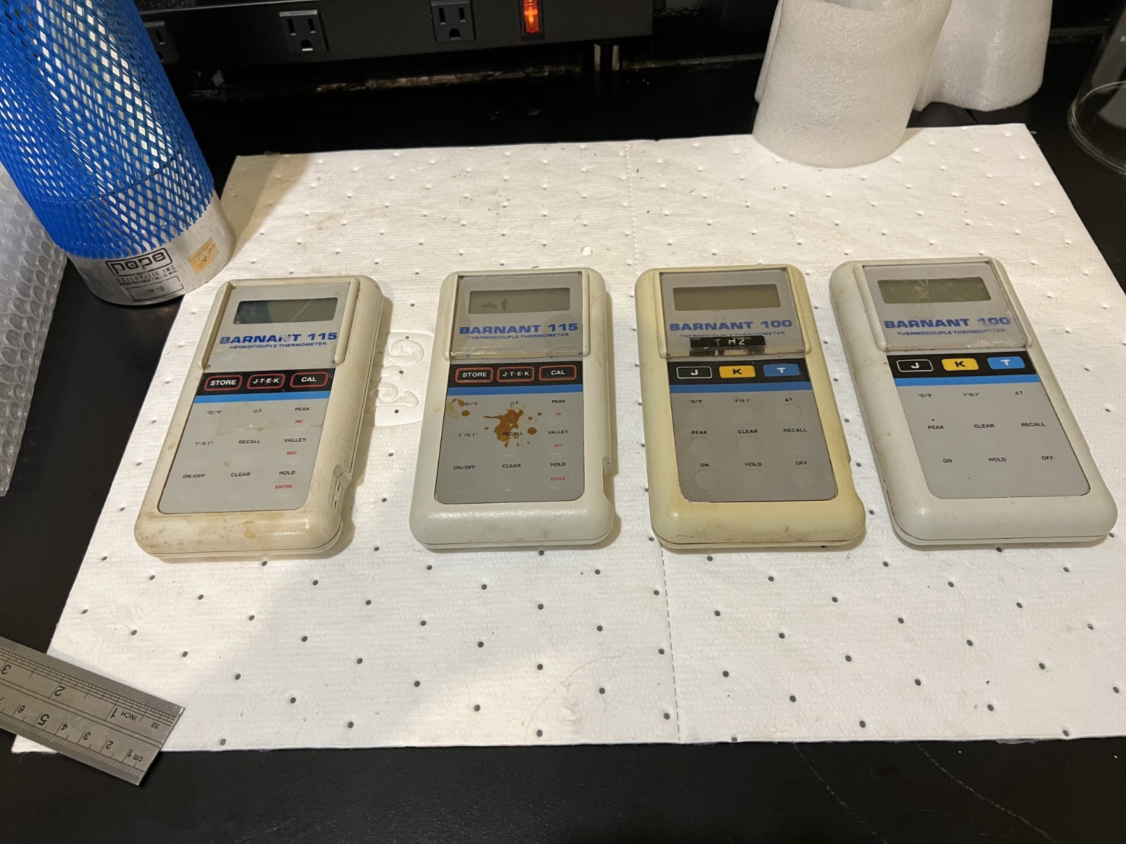 Barnant 100 & 115 Thermoreaders Digital Thermometers *5pc Lot*