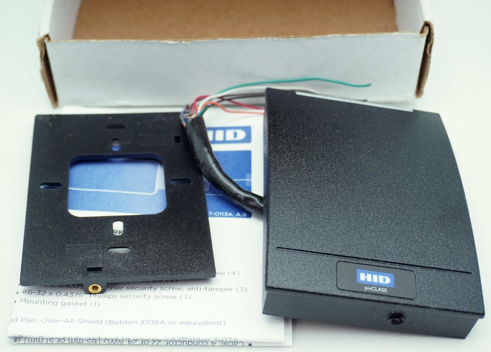 HID pivCLASS RP40-H Wall Card Switch Reader Model 920PHRNEK00004 - Black