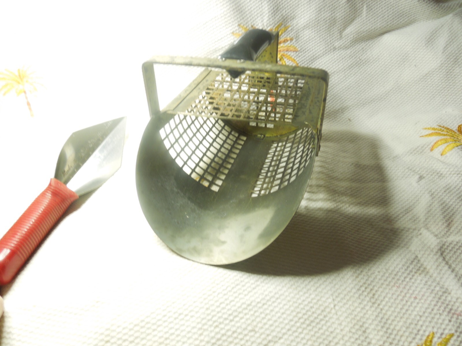 Garrett 1600970 Metal Sand Scoop And Wilcox All Pro 100 Trowel Excellent