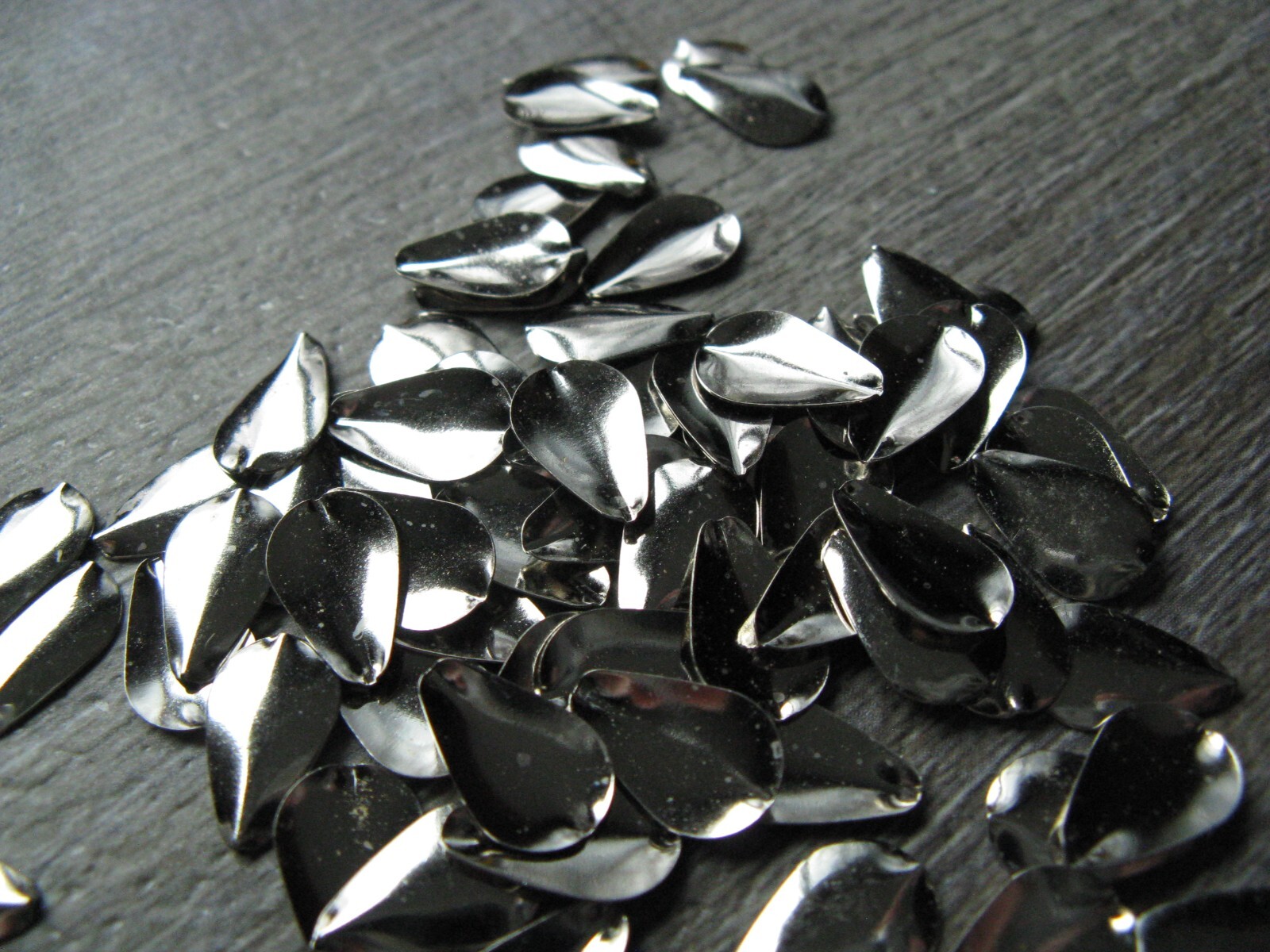 Crimped Silver Teardrop Ice Blades Tackle Crafting Lot of 358 Blades C4