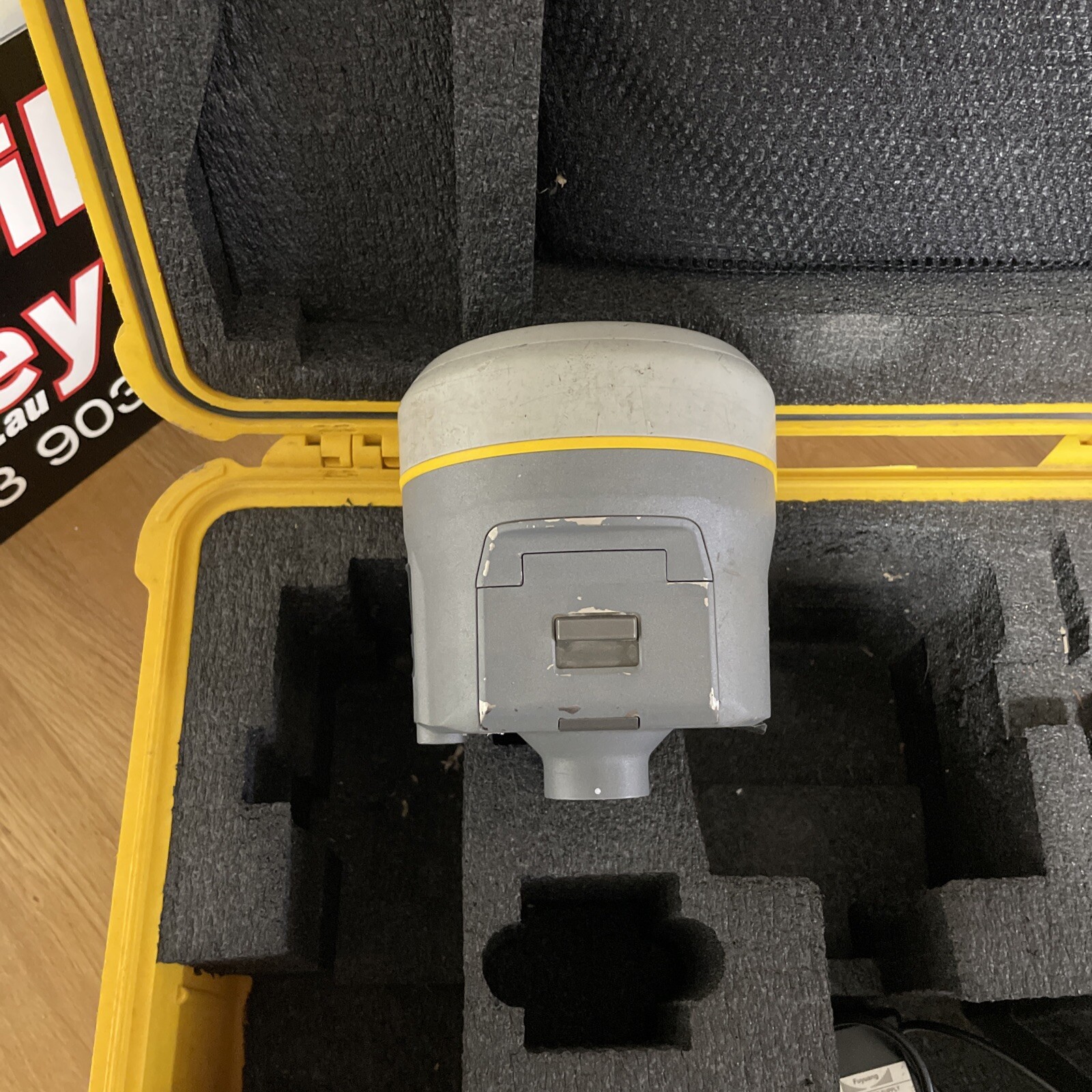 Trimble R10 GPS