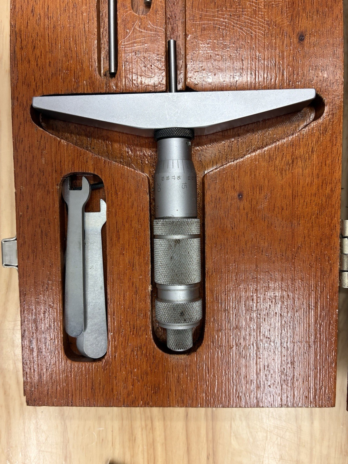 Brown & Sharpe micrometer depth gage 0-9