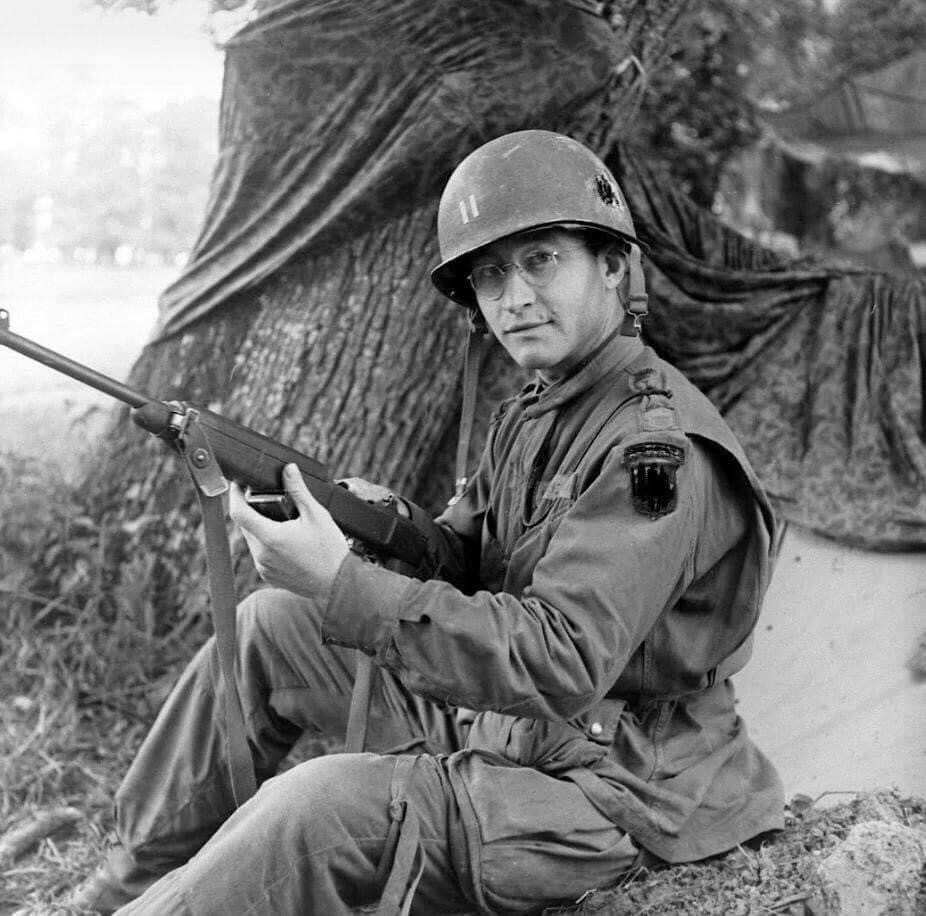 WW2 WWII Photo US Army 101st Airborne Captain France 1944 World War Two / 1746
