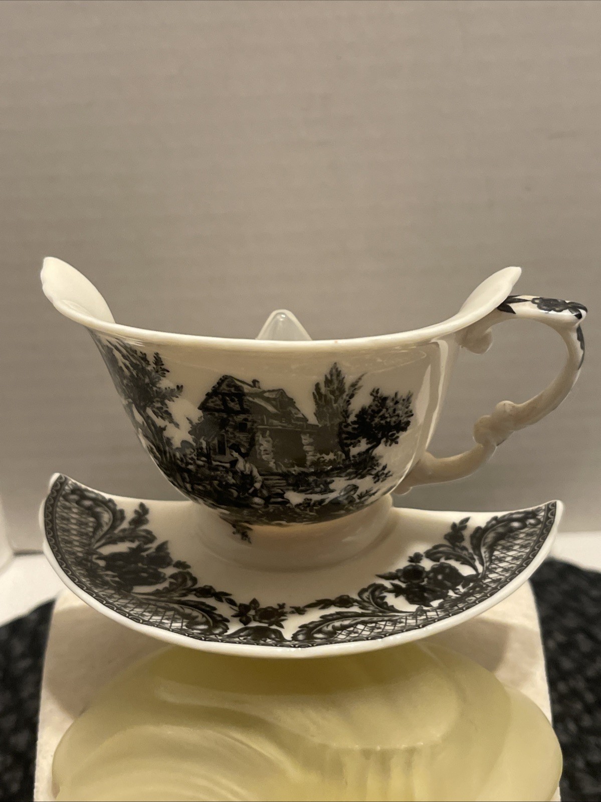 Porcelain Toile Design Teacup & Saucer Night Light White & Black Flowers & Lady