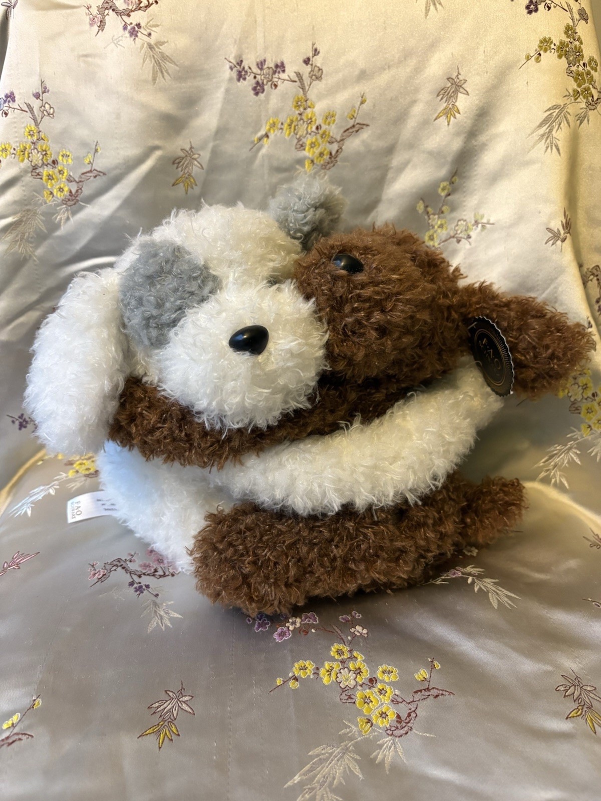 FAO Schwarz 9” Hugging Dogs Puppies Brown & White Plush Stuffed Animals NWT 2024