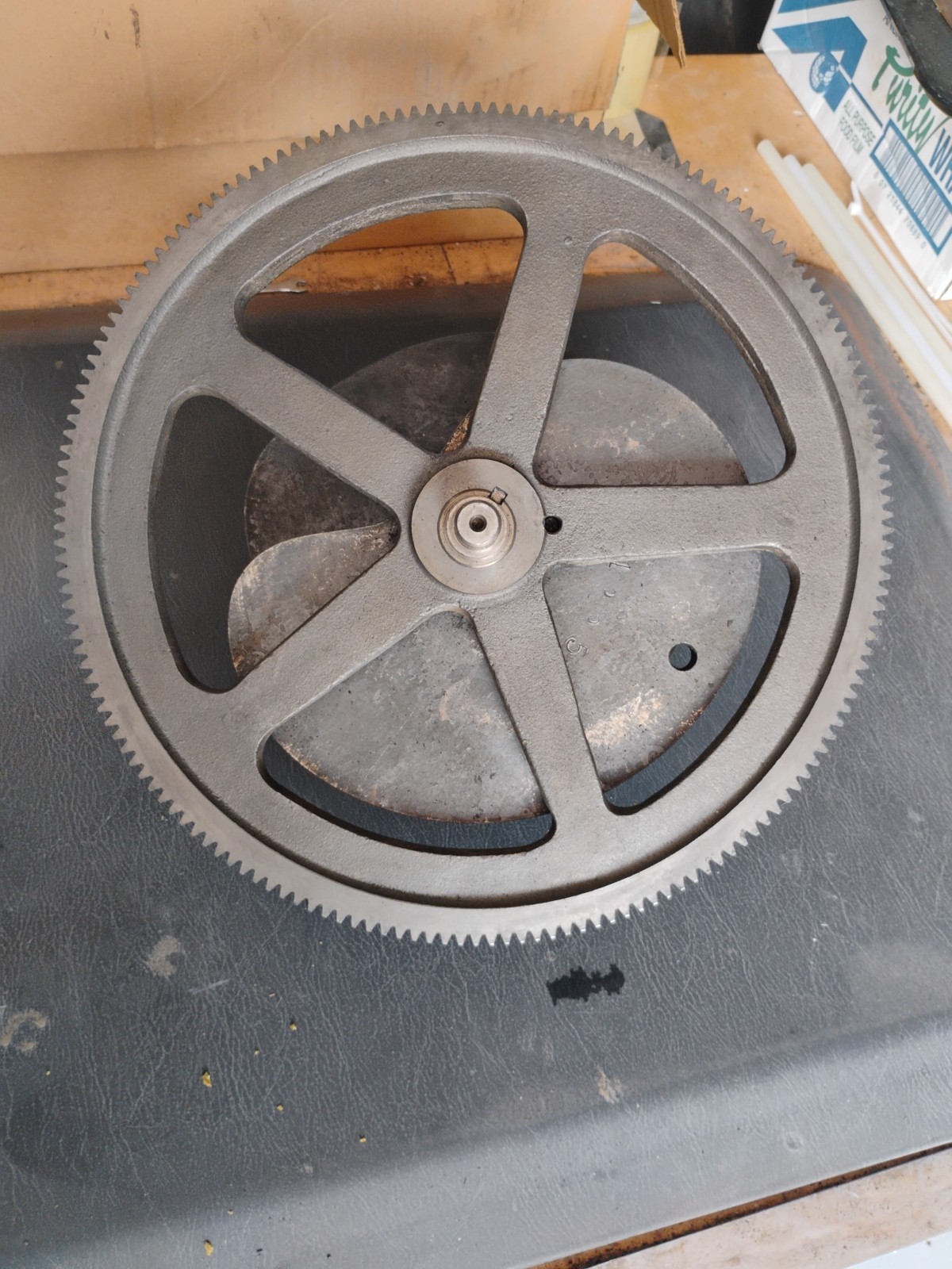 Kluge Feeding Gear w/Cam Cluster