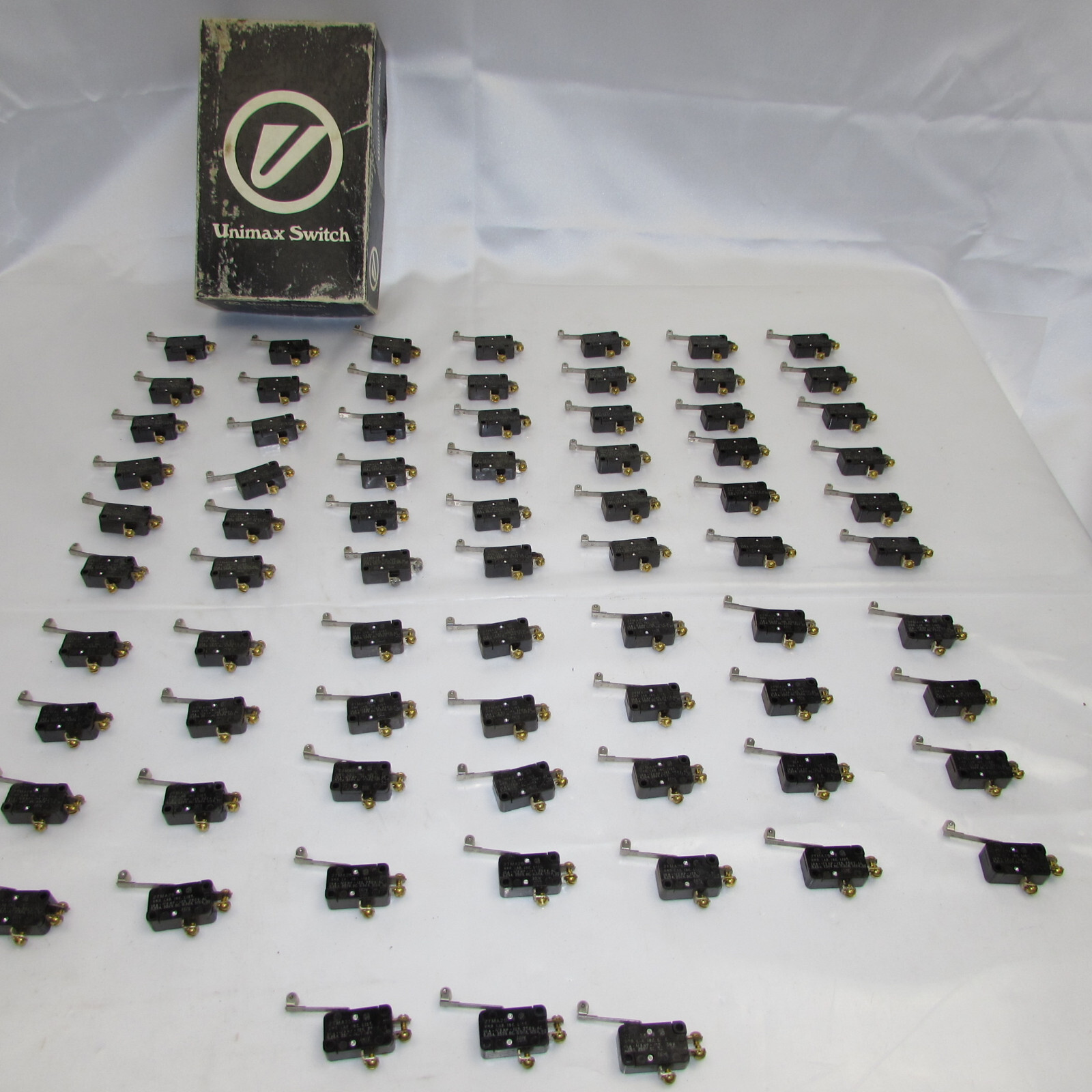 Unimax Switch 2TMA25-6 Roller Lever 10A 1/3HP 125/250 VAC, 0.25A/250DC Lot of 73