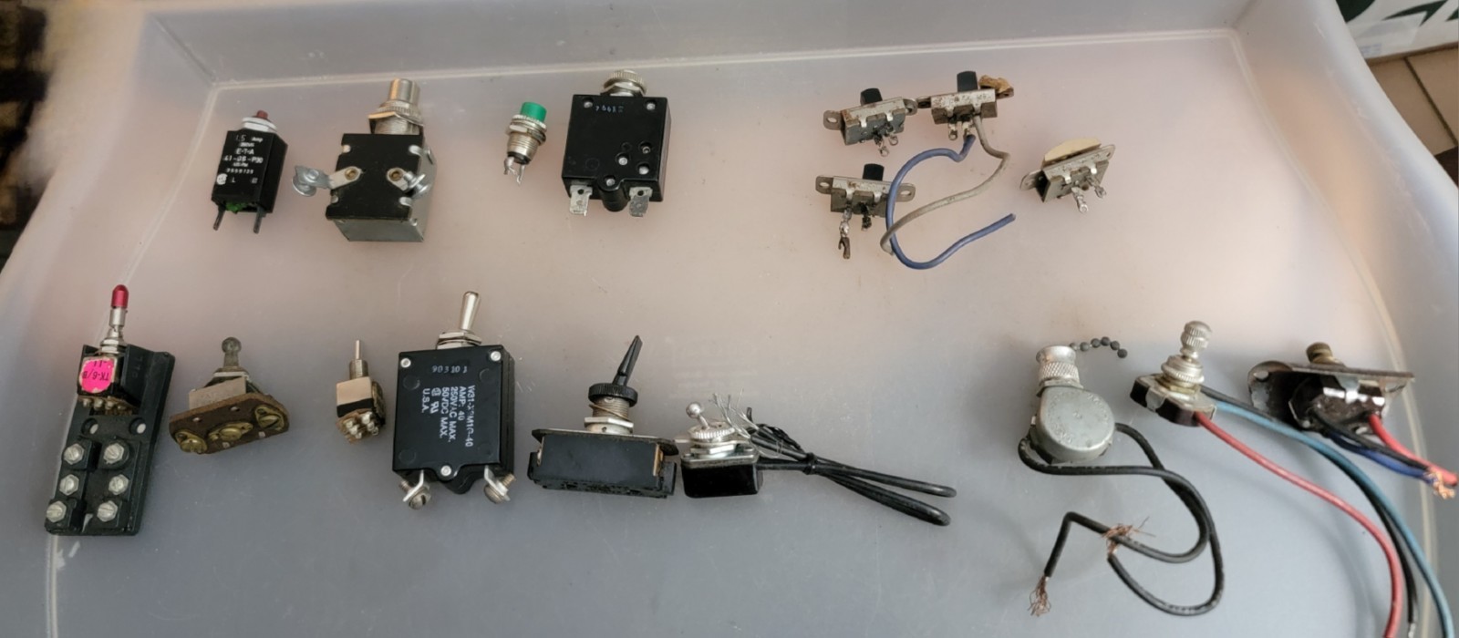 LOT OF 17 VINTAGE ELECTRICAL SWITCHES TOGGLE ROCKER PANEL SLIDER ROTARY SWITCHES
