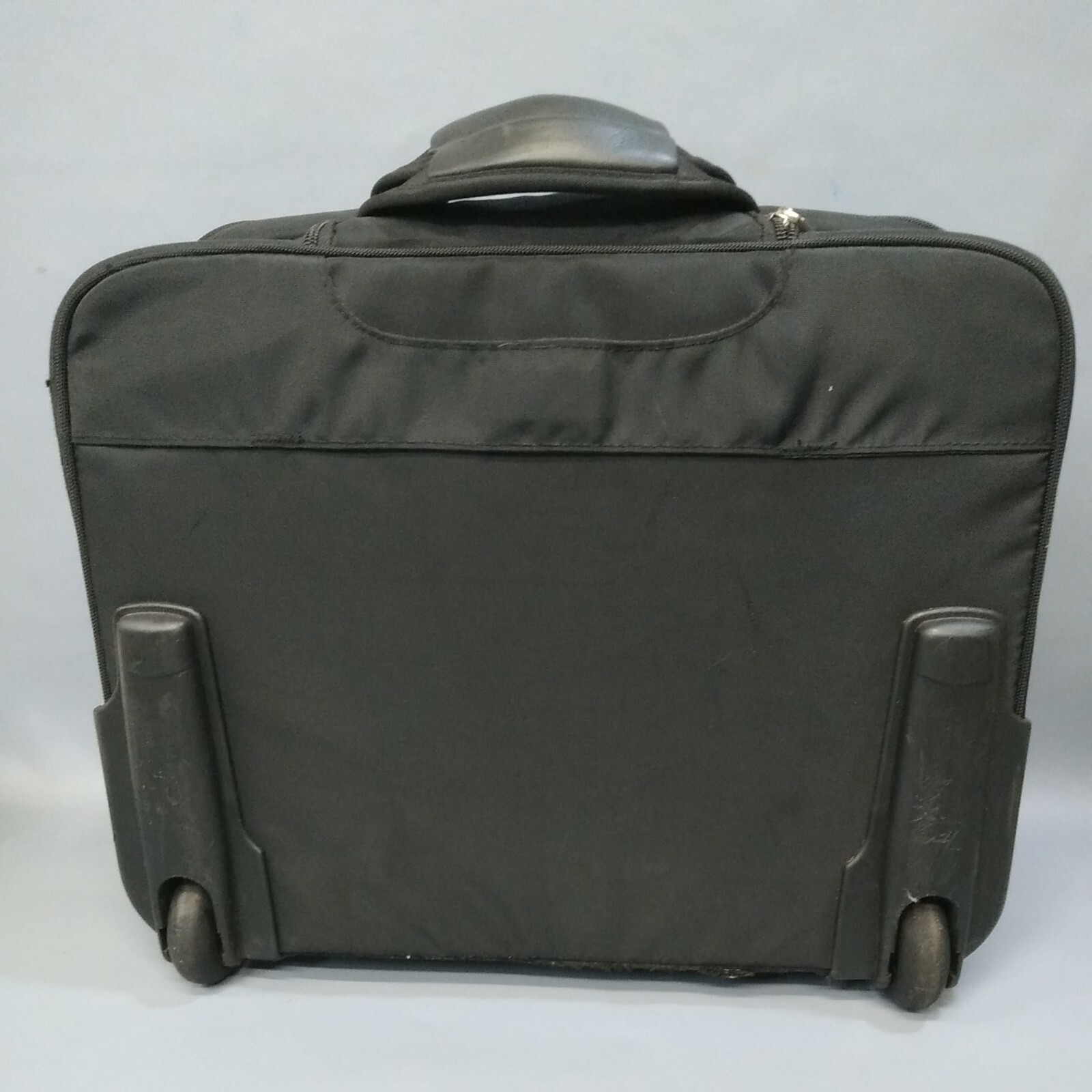 Case Logic Rolling laptop bag suitcase briefcase nice used case