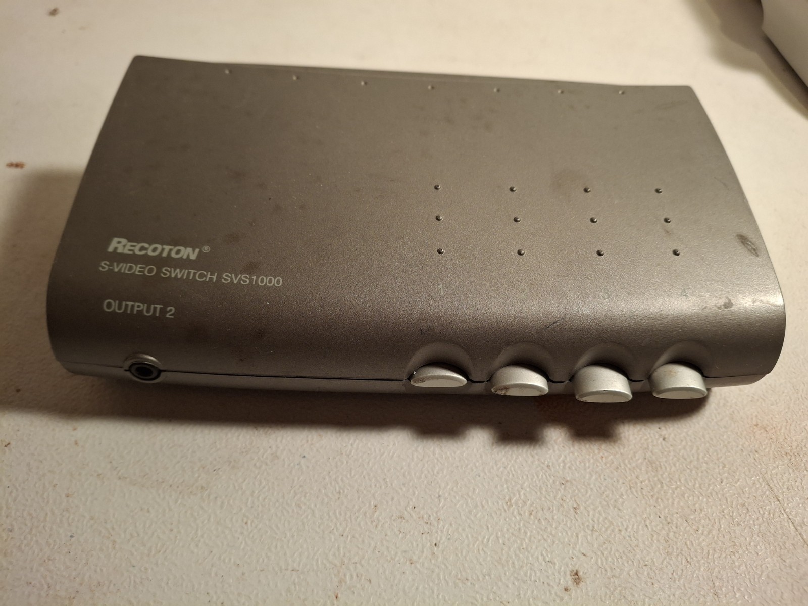 Recoton s-video switch svs1000