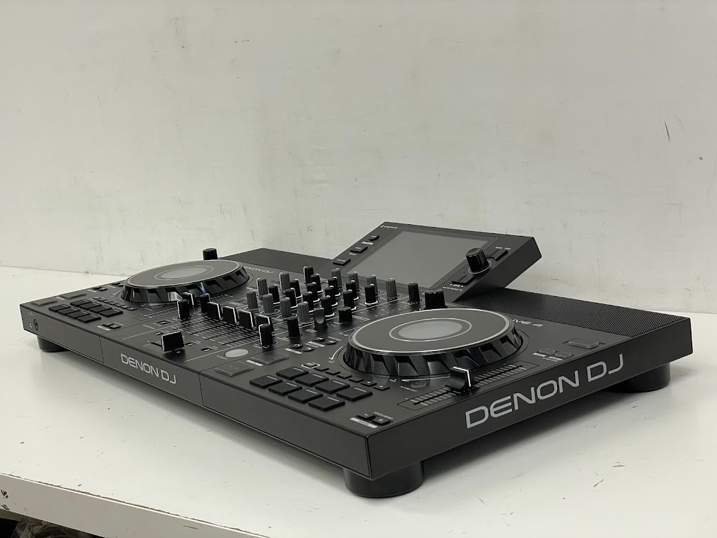 Denon DJ SC LIVE 4 Standalone DJ Controller