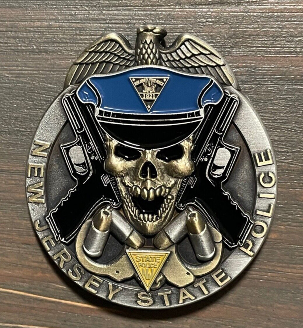 NJ STATE POLICE ANTIQUE SILVER SKULL & GUNS CHALLENGE COIN  2"