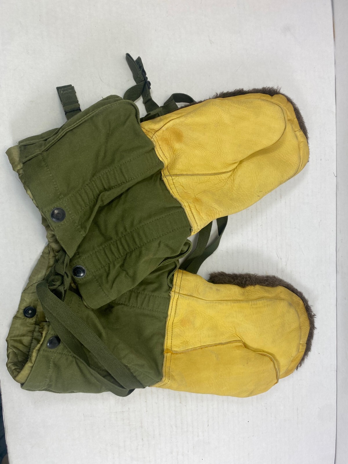 Army Arctic Mittens, New old stock Size Medium