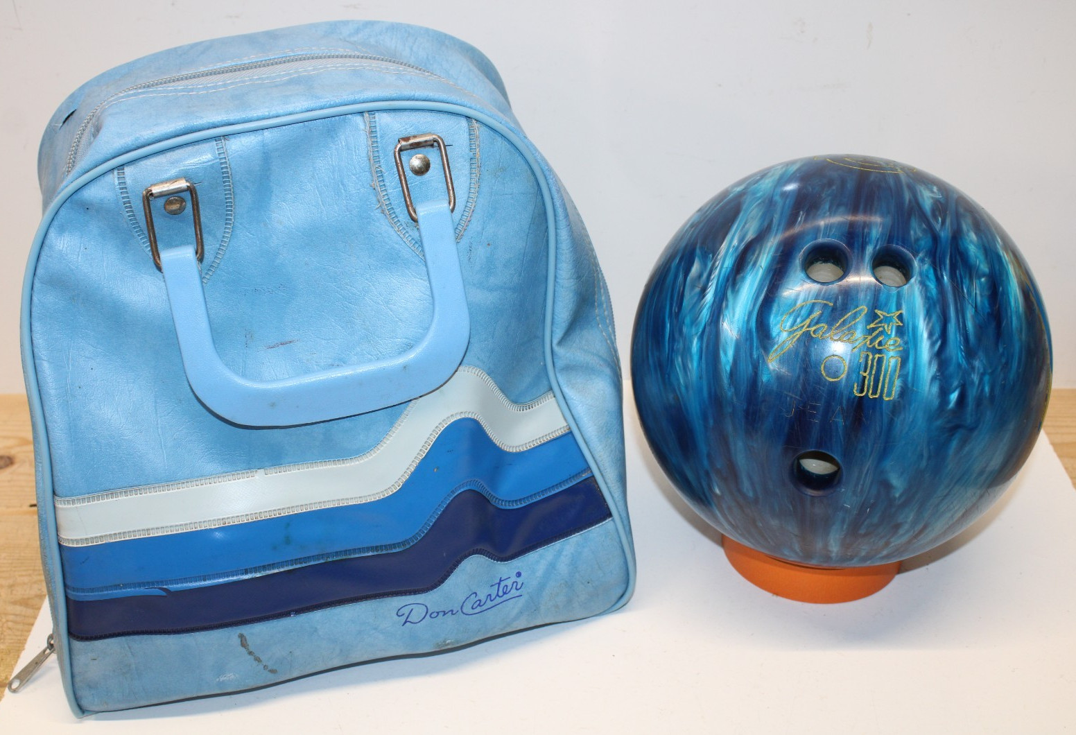 Vintage Ebonite Galaxie 300 Bowling Ball Blue Marble Swirl 10 lb Don Carter Bag
