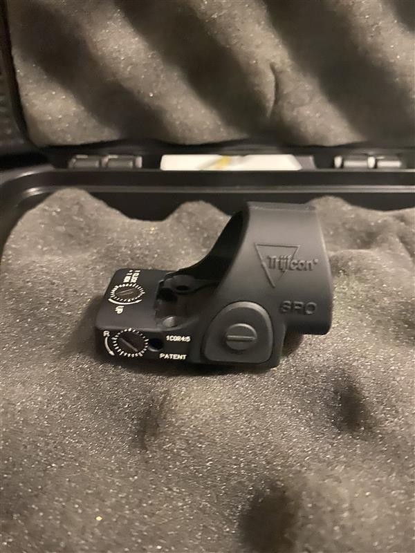Trijicon SRO2-C-2500002 Adjustable LED Reflex Sight 2.5 MOA Red Dot - Black