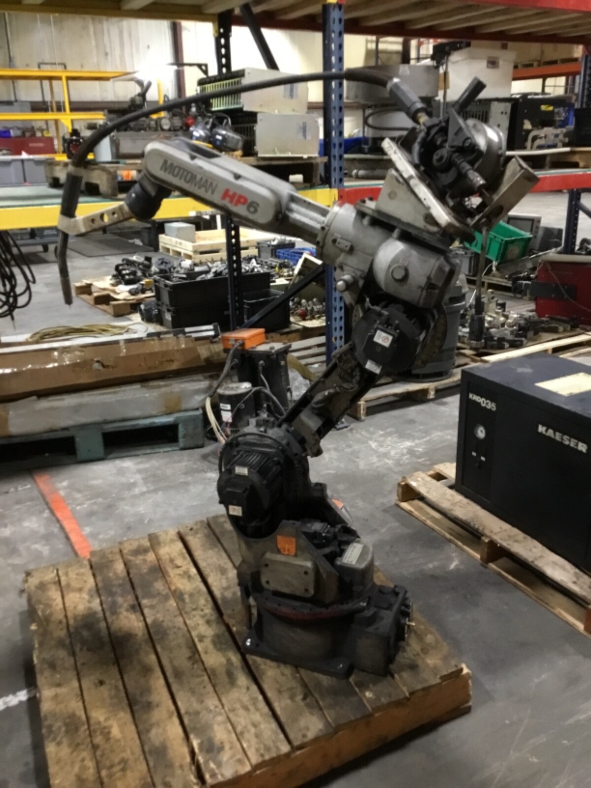 Yaskawa Motoman HP6 YR-HP6-A00 ROBOT ARM #1012BKFMLE17