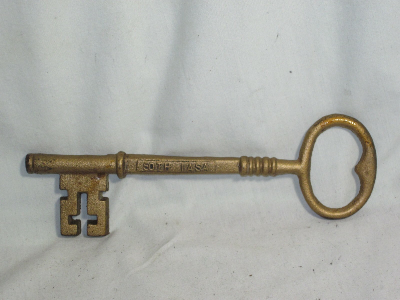 vintage 7.25" large cast iron 50TH IASA skeleton key souvenir sound vision ?
