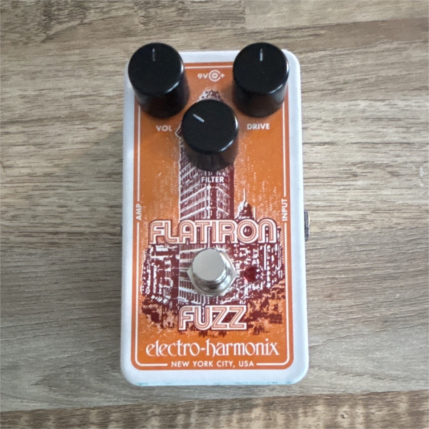 Electro-Harmonix Flatiron Fuzz Analog Effects Pedal for Electric Guitar