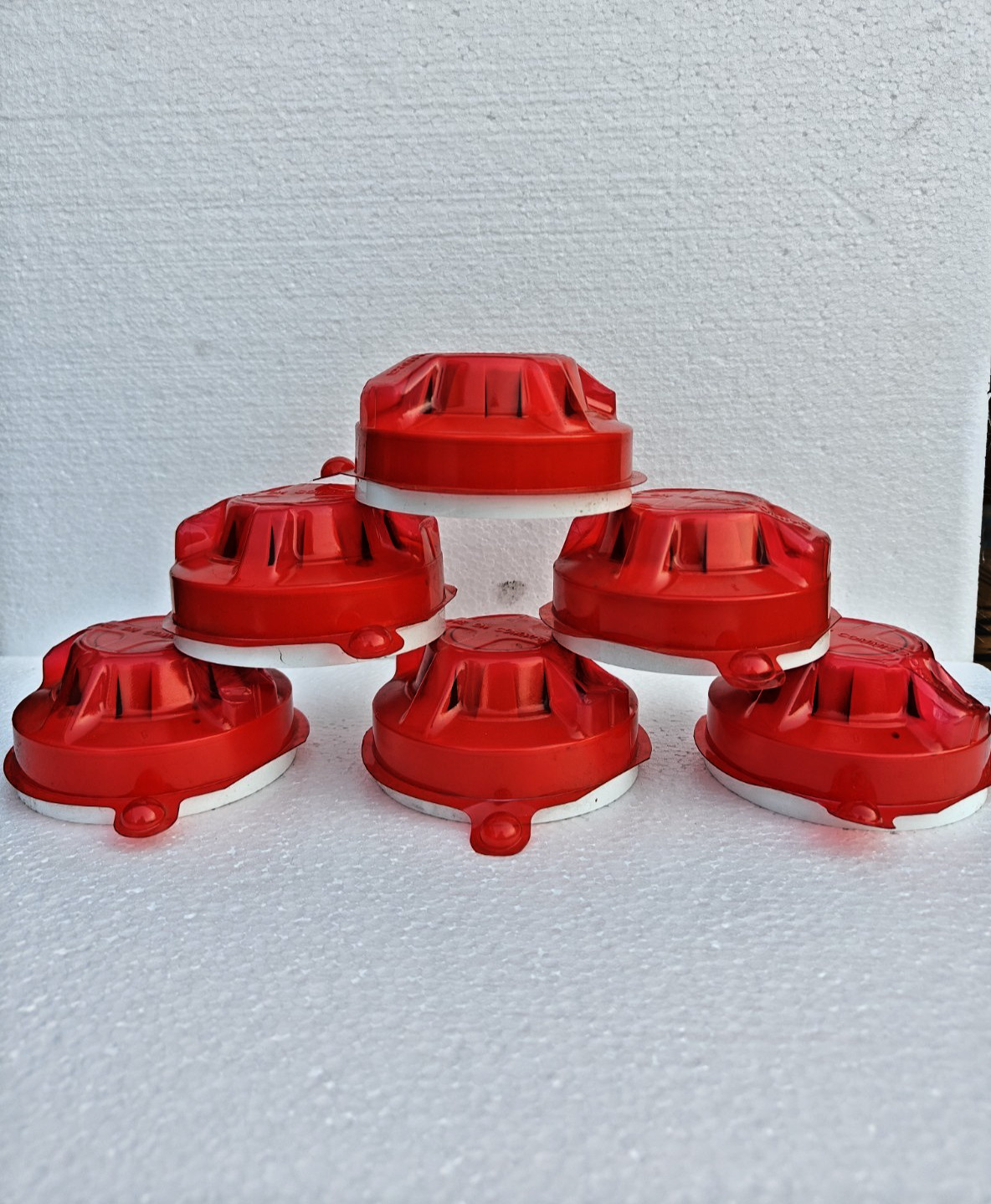Apollo Series 65 Optical Smoke detector with base 55000-316 APO NEW (LOT OF 6)