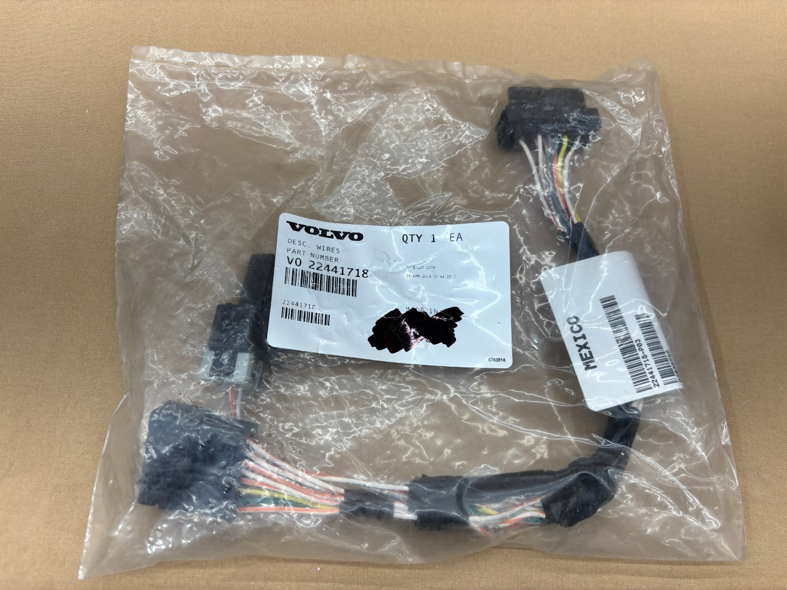 Genuine Volvo 22441718 Replacement Wiring Harness