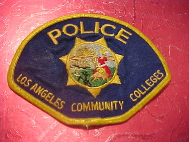 LOS ANGELES CALIFORNIA COMMUNITY COLLEGES POLICE PATCH SHOULDER SIZE USED