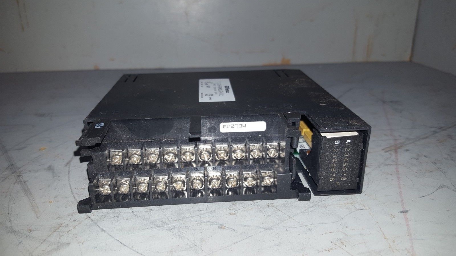 GE Fanuc Input Module, 120VAC, 16PT, IC693MDL24OC