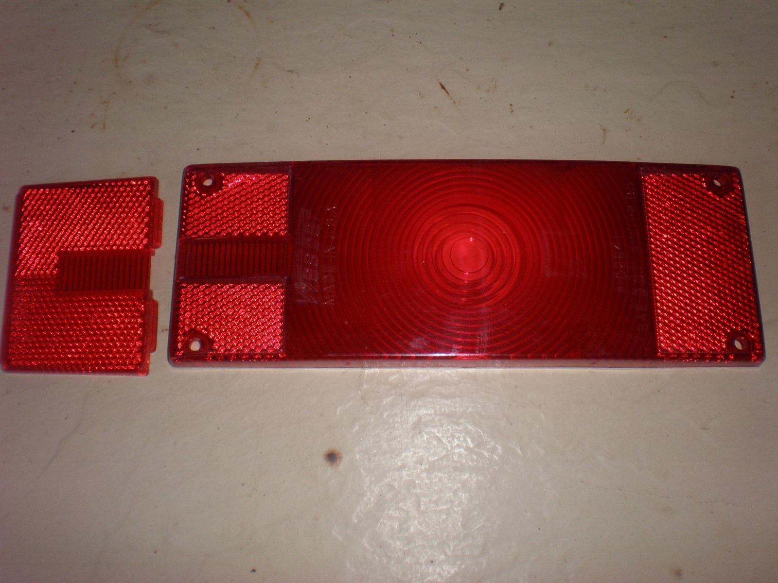 CUSHMAN TRUCKSTER HAULSTER DRIVER OR PASS SIDE TAIL LIGHT NEW REPLACEMENT LENS