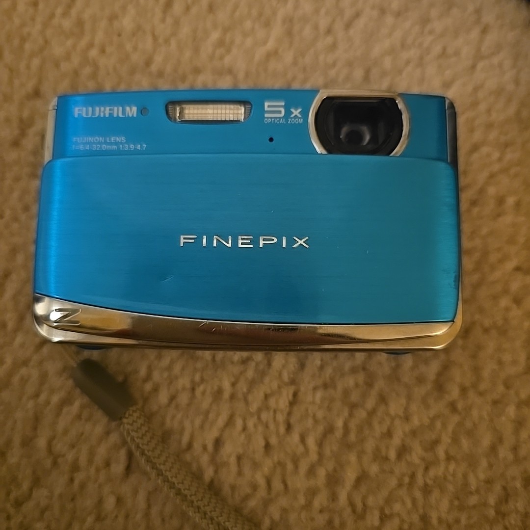 Fujifilm FinePix Z Series Z70 Blue Digital Camera - Broken