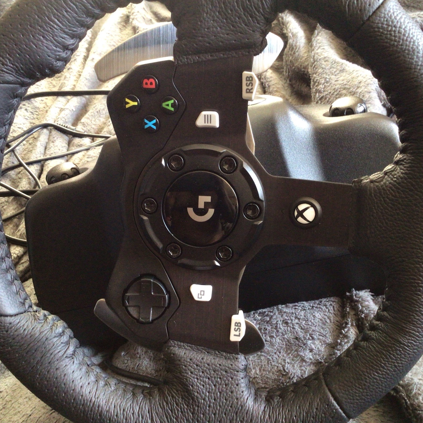 Logitech G920 Racing Wheel & Pedal Set for Xbox Nice!