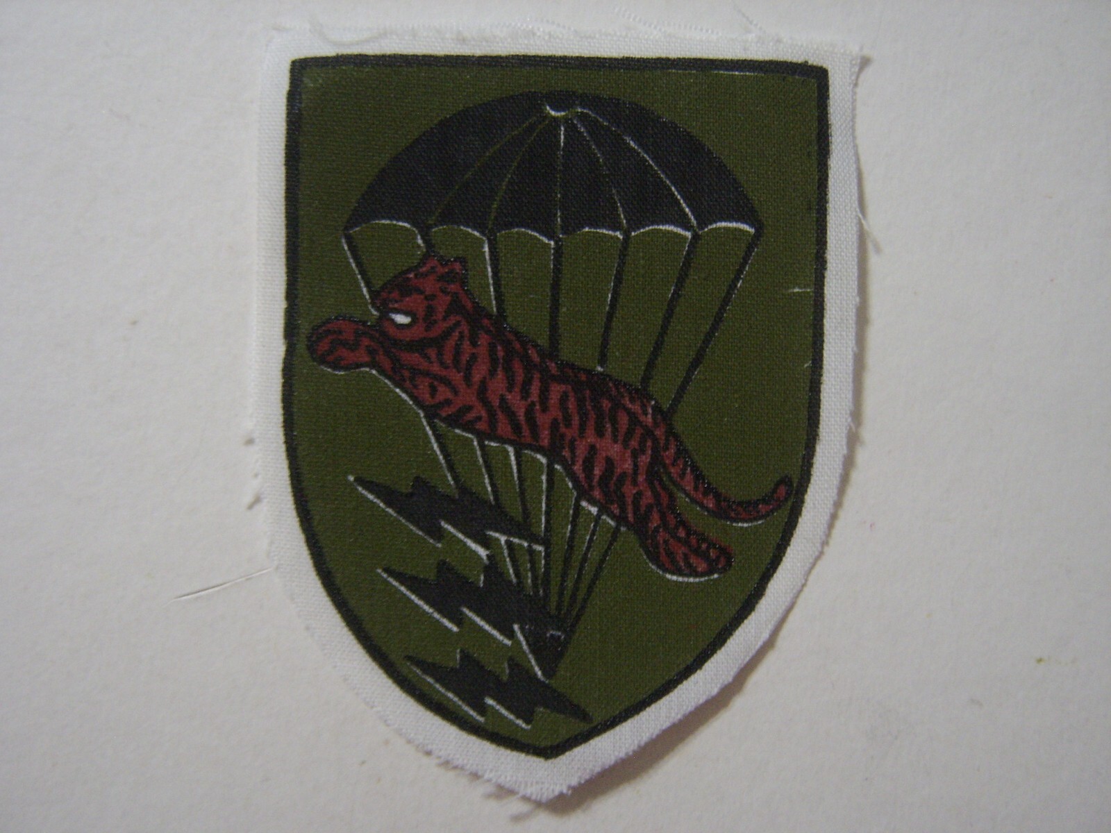 ARVN PRINTED PATCH SAT CONG BAO VE QUE HUONG (?? REPRO):KY22-6