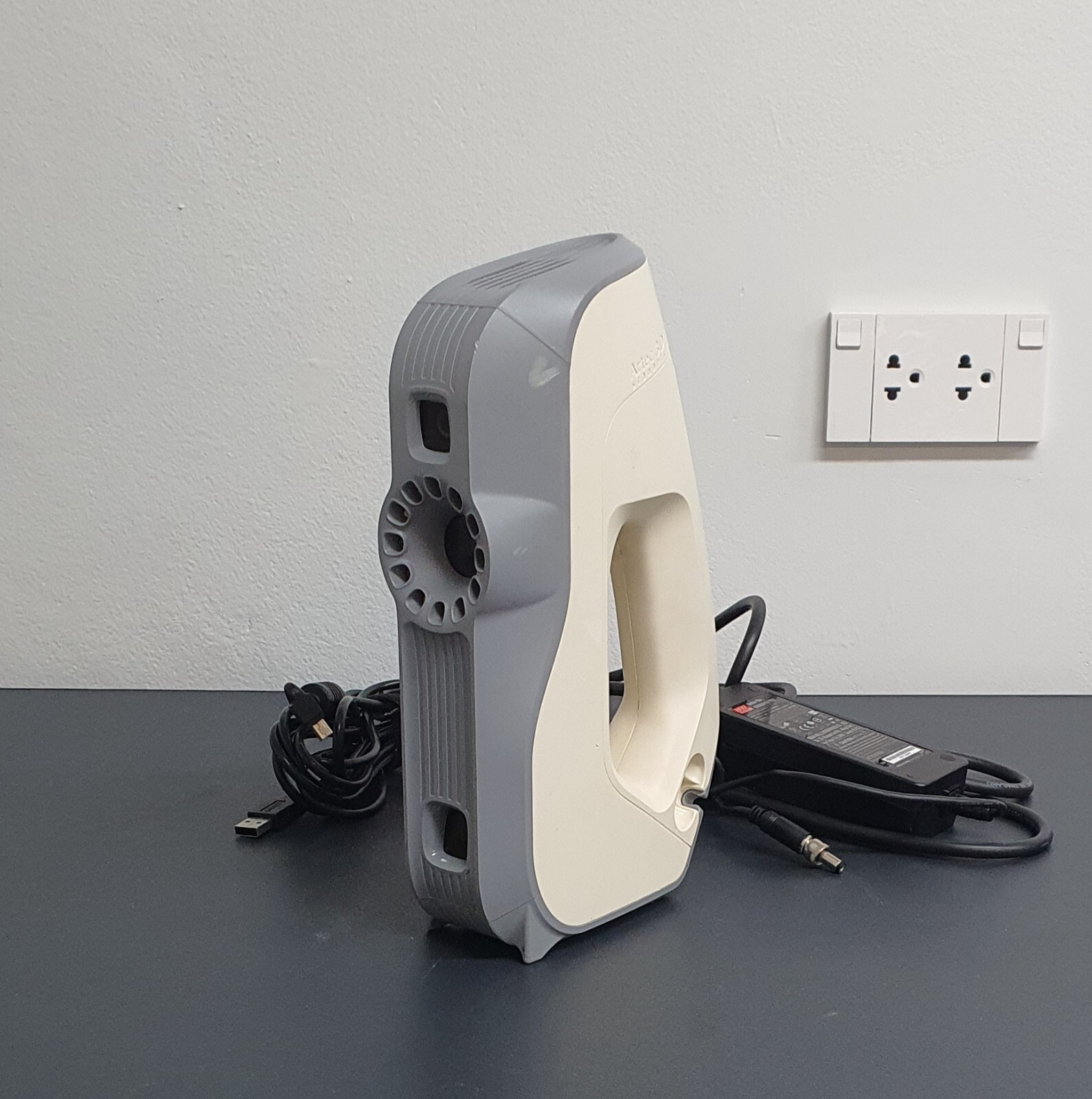 Artec EVA M 3D  Hand Held 3D Scanner