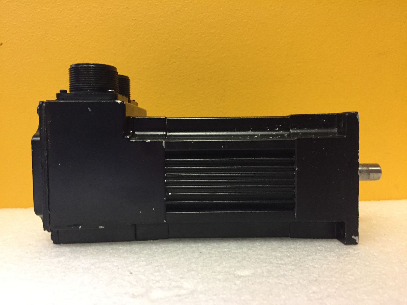 Pacific Scientific R33GENC-R2-NS-NV-00 21 lbs-in, 3300 RPM, Servo Motor. Tested!