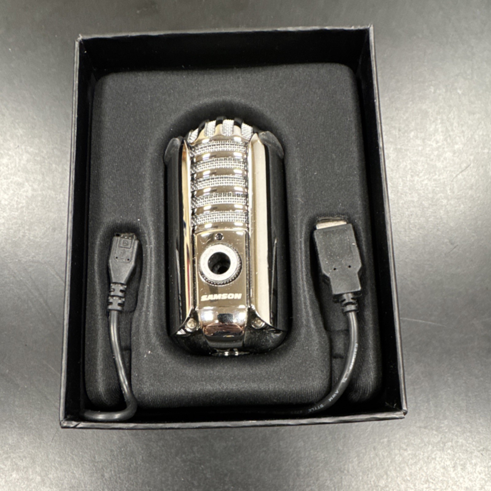 Samson Meteor Mic USB Studio Microphone, Silver, Mute Button, Headphone Jack