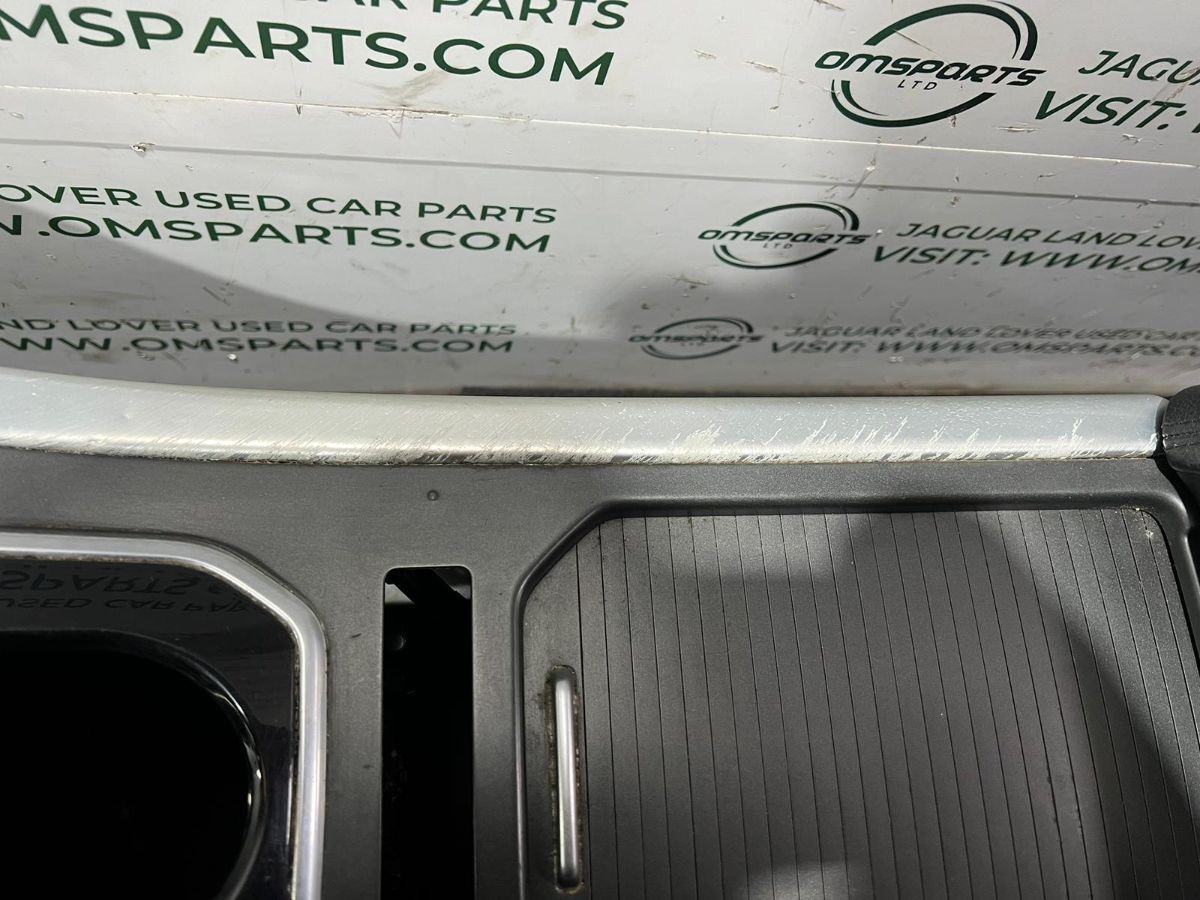 RANGE ROVER EVOQUE L538 CENTRE CONSOLE WITH ARMREST