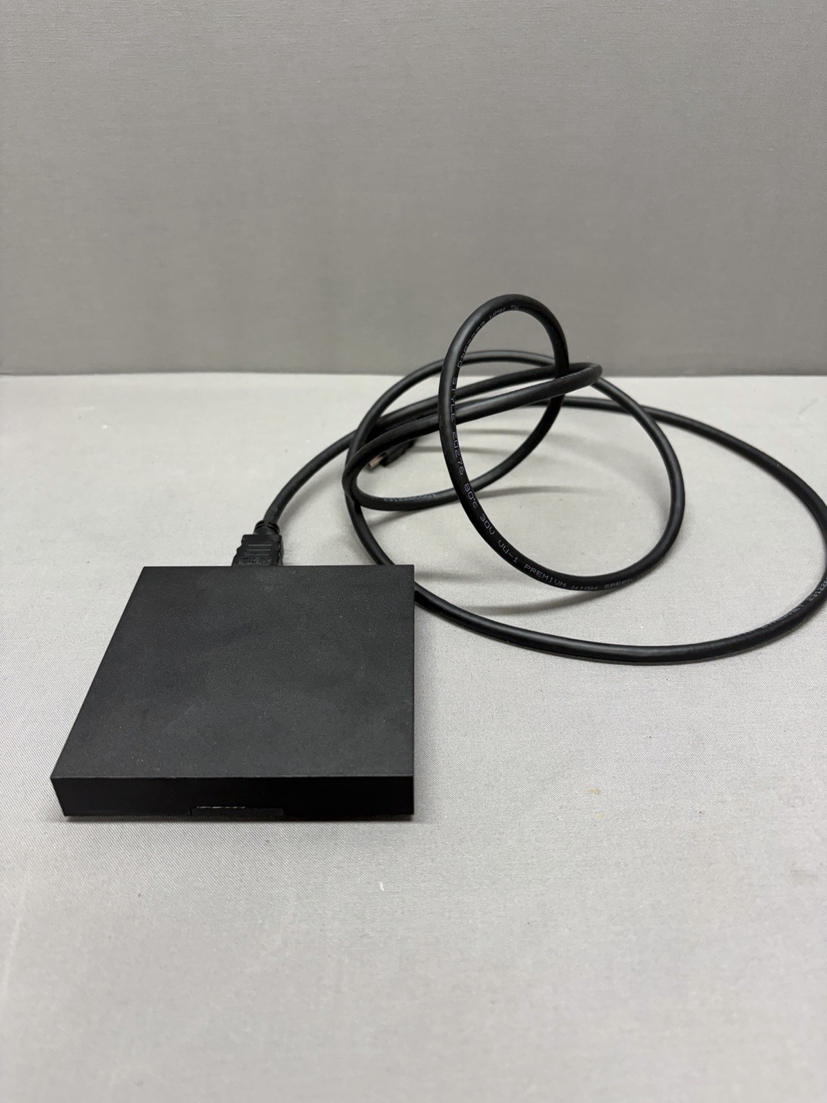 Xumo Stream Box 4K Streaming Media Player Model ES1 (A) COESST11AEI B42